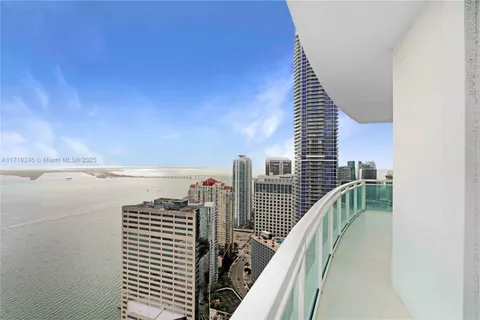 950 Brickell Bay Dr # 4611, Miami FL 33131