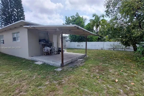 520 NW 97th St # 522, Miami FL 33150