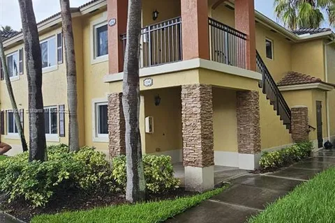 935 NE 33rd Ter # 204, Homestead FL 33033