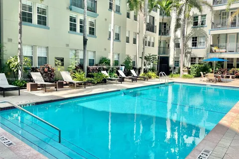 533 NE 3rd Ave # 230, Fort Lauderdale FL 33301