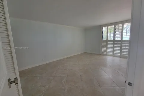 2625 Collins Ave # 306, Miami Beach FL 33140