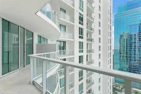 300 S Biscayne Blvd # 2807, Miami FL 33131