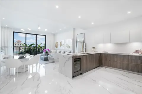 275 Giralda Ave # 6, Coral Gables FL 33134