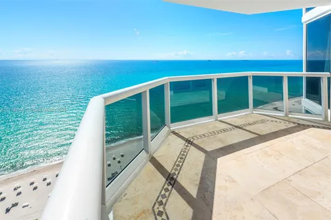 4775 Collins Ave # 3101, Miami Beach FL 33140