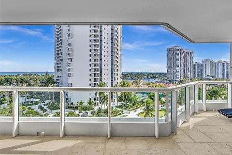 21055 Yacht Club Dr # 1102, Aventura FL 33180