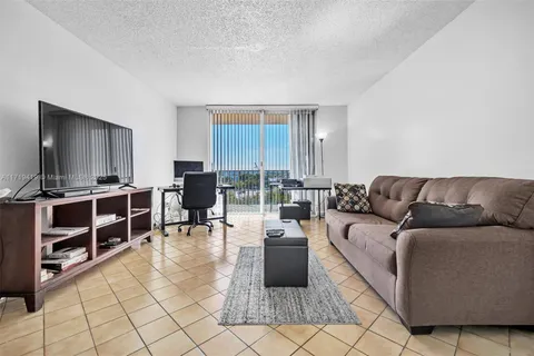 1465 NE 123rd St # 808, North Miami FL 33161