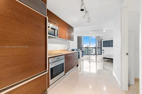 475 Brickell Ave # 5208, Miami FL 33131