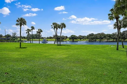 336 Golfview Rd # 311, North Palm Beach FL 33408