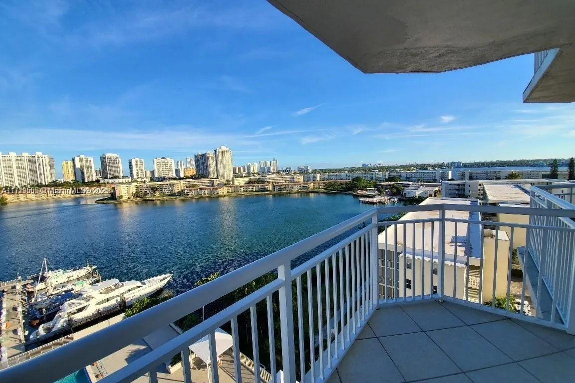 18041 Biscayne Blvd # 1005, Aventura FL 33160