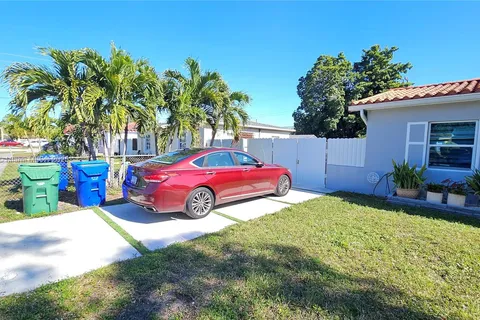 621 SW 61st Ave, Miami FL 33144