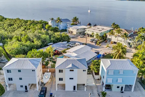 9 Gulf Dr, Key Largo FL 33037