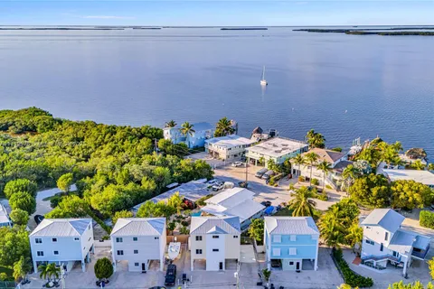 9 Gulf Dr, Key Largo FL 33037