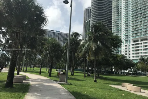 1800 N Bayshore Dr # 2204, Miami FL 33132