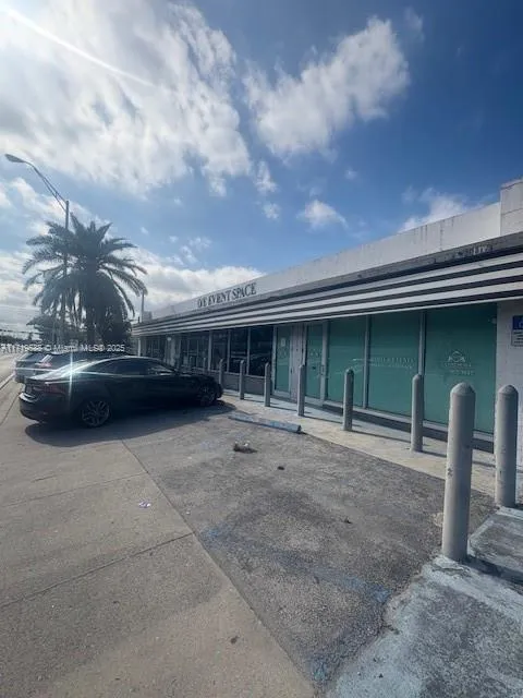 13124 W Dixie Hwy, North Miami FL 33161