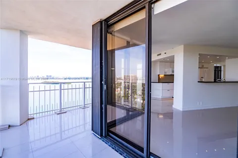 4000 Towerside Ter # 2201, Miami FL 33138