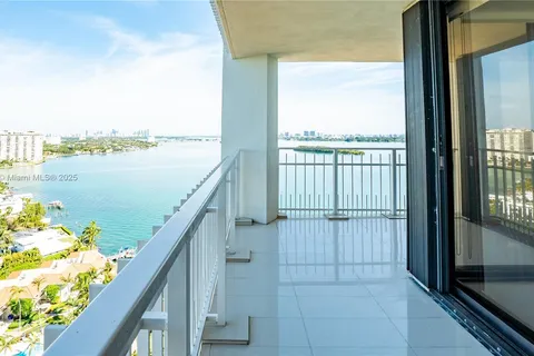 4000 Towerside Ter # 2201, Miami FL 33138