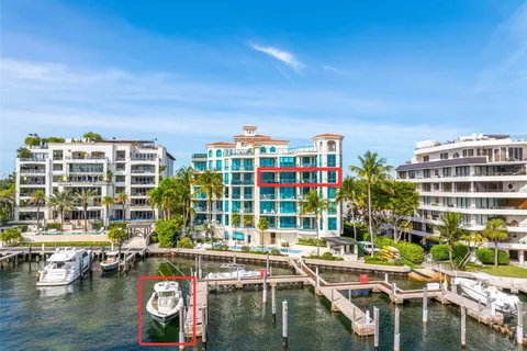 1660 W Glencoe St # 401, Miami FL 33133