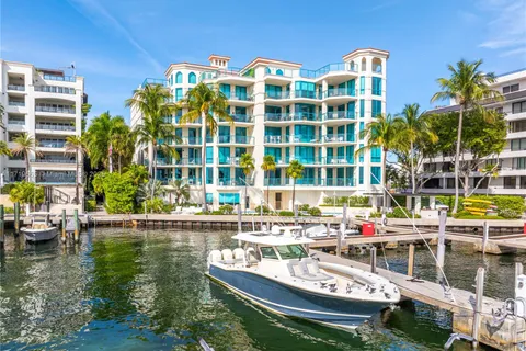 1660 W Glencoe St # 401, Miami FL 33133