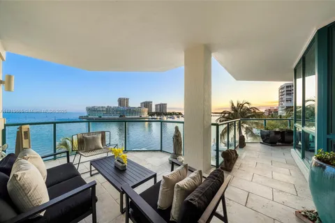 1660 W Glencoe St # 401, Miami FL 33133