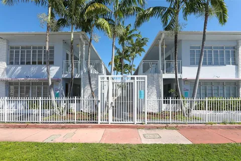 7445 Harding Ave # 208, Miami Beach FL 33141