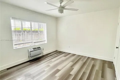 7445 Harding Ave # 112, Miami Beach FL 33141