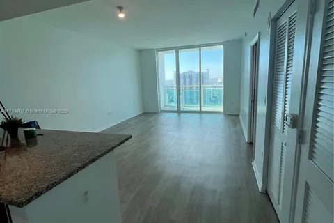 951 Brickell Ave # 3303, Miami FL 33131