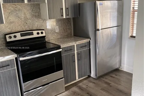 2113 Champions Way # 2113, North Lauderdale FL 33068