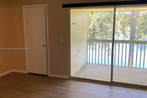 2113 Champions Way # 2113, North Lauderdale FL 33068
