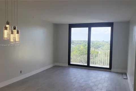 901 Hillcrest Dr # 605, Hollywood FL 33021