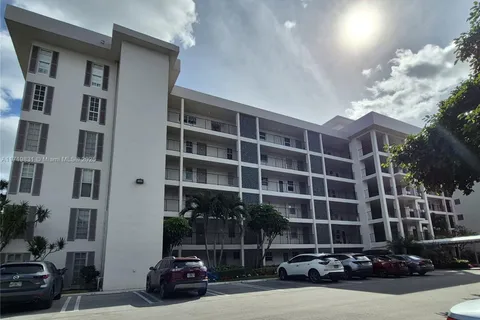 2850 N Palm Aire Dr # 106, Pompano Beach FL 33069