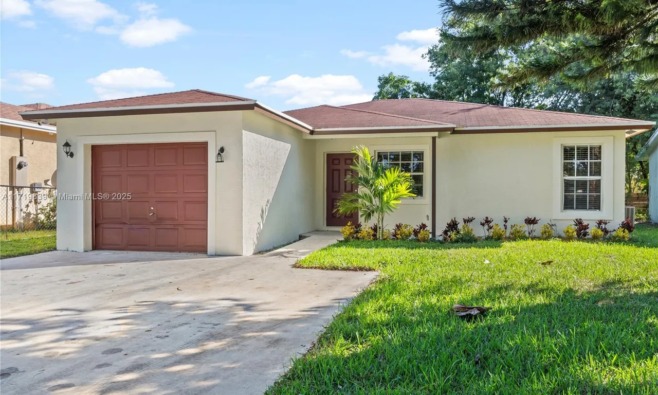 1574 NW 7th Ln, Pompano Beach FL 33060