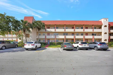 2931 E Sunrise Lakes Dr # 202, Sunrise FL 33322