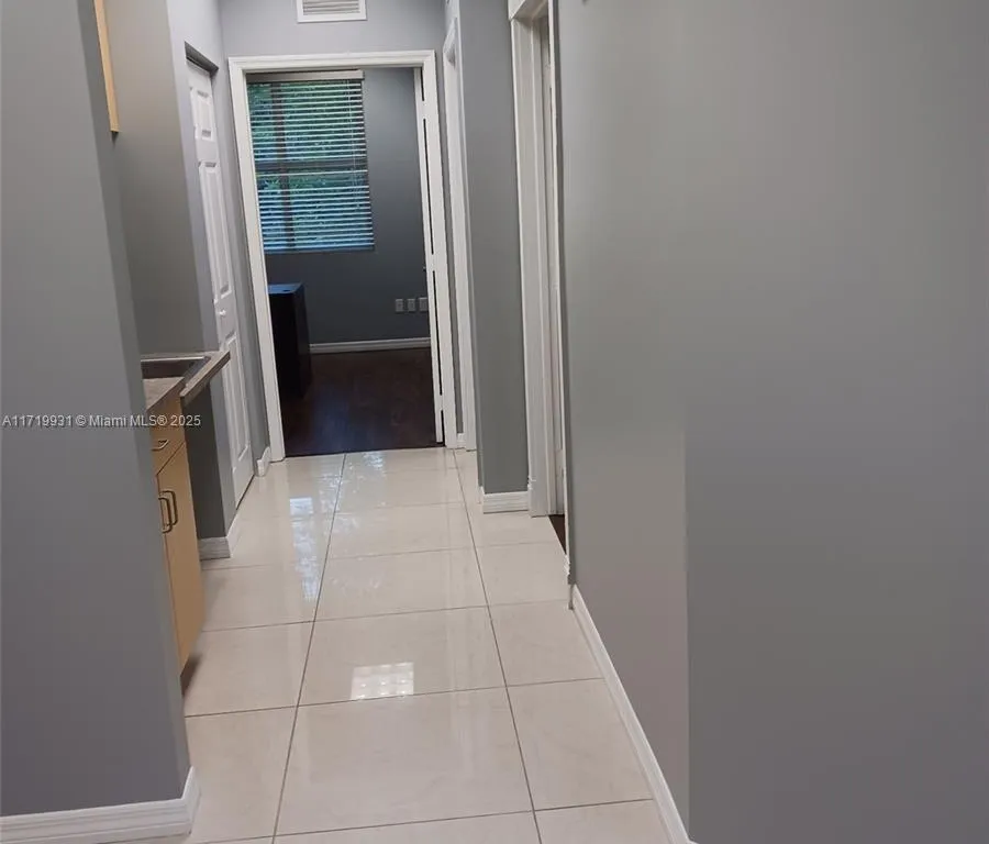 111 N Pine Island Rd # 208B, Plantation FL 33324