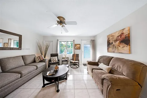 15610 NE 6th Ave # 8D, Miami FL 33162