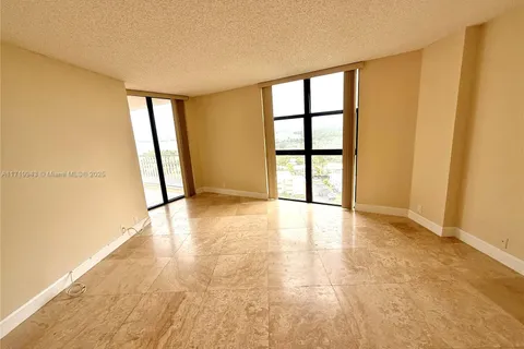 2000 NE Towerside Ter # 1508, Miami FL 33138