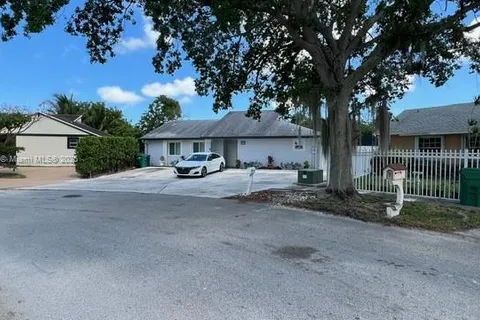 20333 SW 122nd Pl, Miami FL 33177