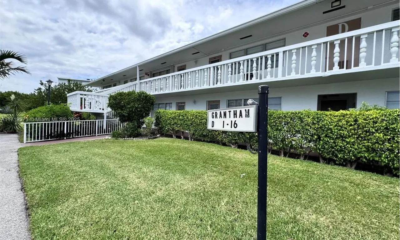 8 Grantham D # D, Deerfield Beach FL 33442