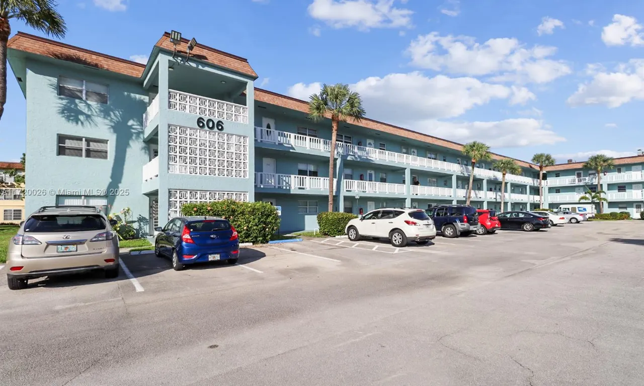 606 SW Natura Blvd # 107, Deerfield Beach FL 33441