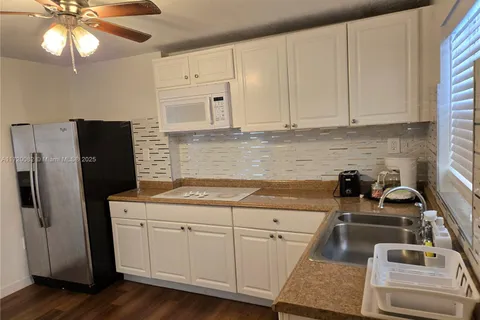 5712 Hollywood Blvd # 2, Hollywood FL 33021