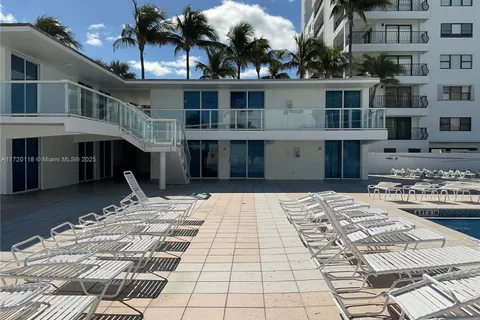 5445 Collins Ave, Miami Beach FL 33140