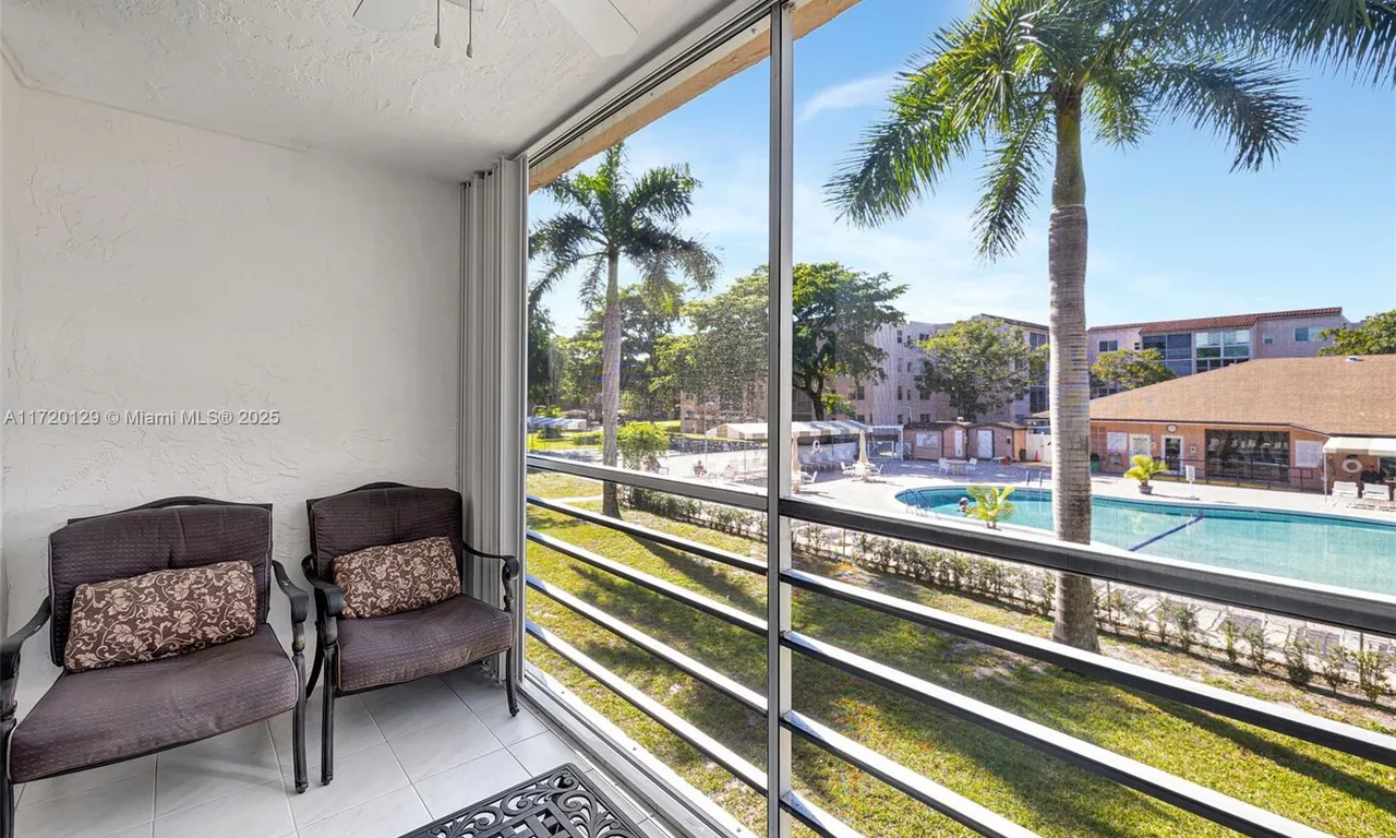 2811 Somerset Dr # 203, Lauderdale Lakes FL 33311