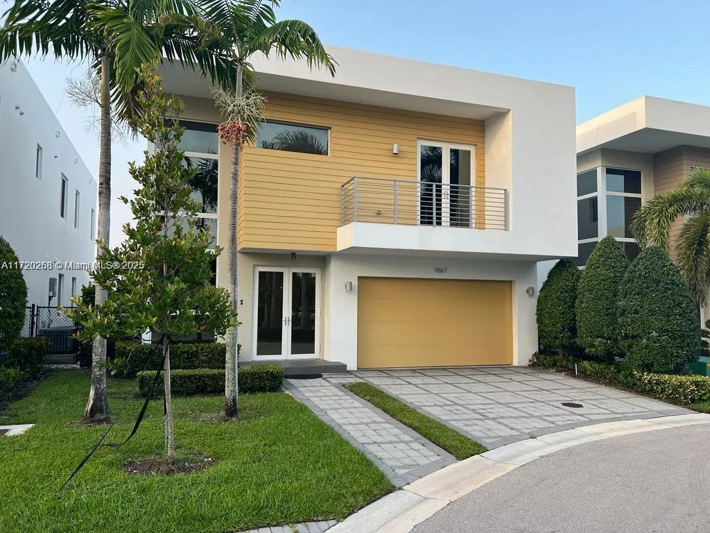 9867 NW 75th # 9867, Doral FL 33178