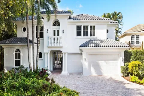 8935 Oakland Hills Dr, Delray Beach FL 33446