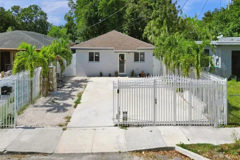 1125 NW 58th St, Miami FL 33127