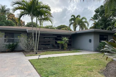 208 NE 16th Pl, Fort Lauderdale FL 33305