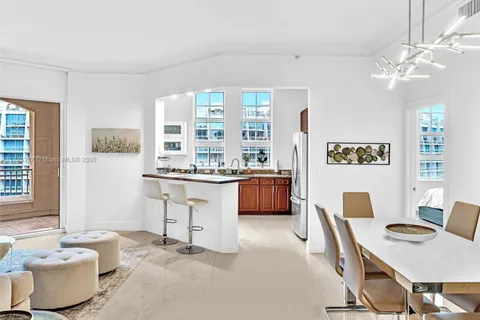 3001 NE 185th St # 613, Aventura FL 33180