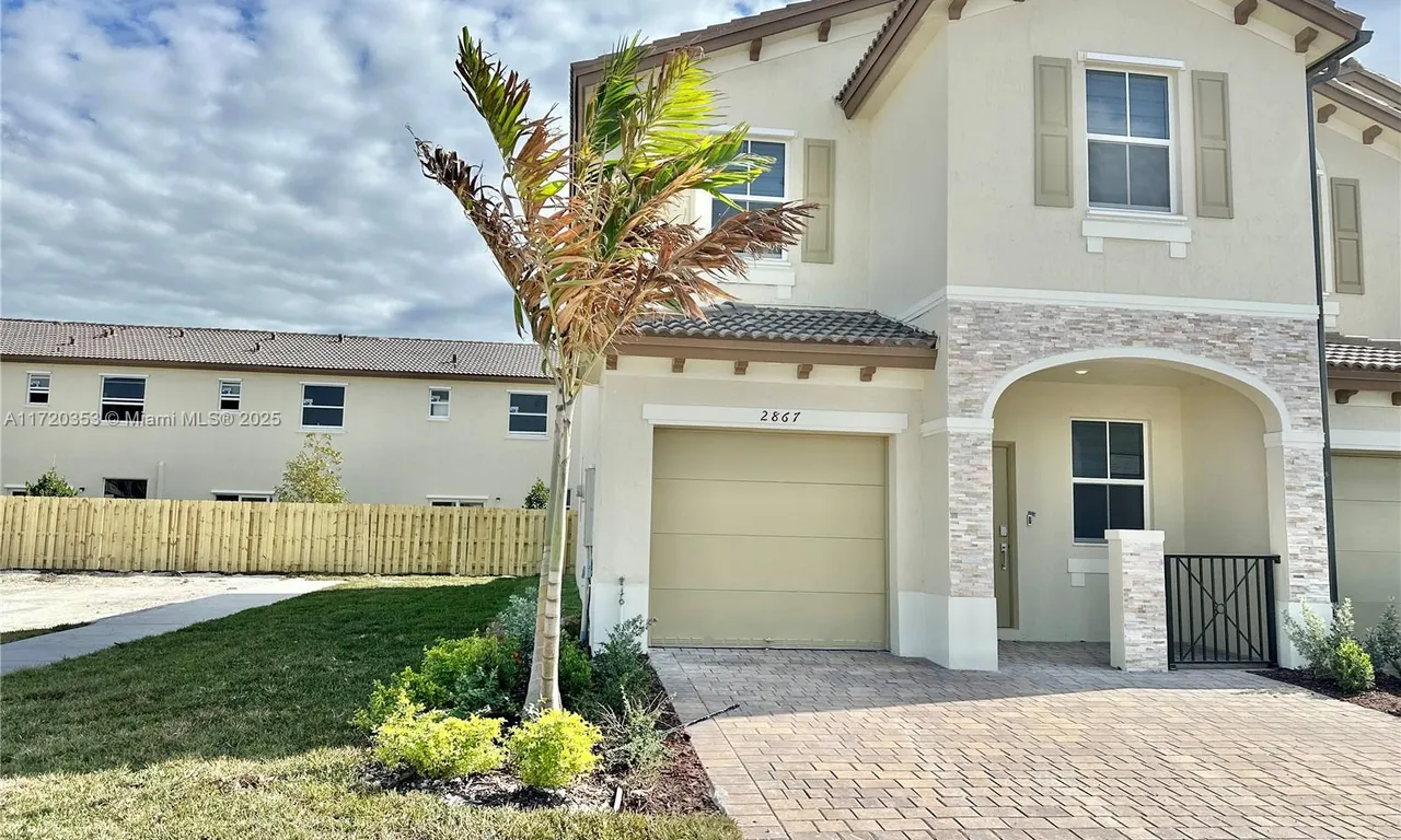 2867 SE 25th TER, Homestead FL 33035