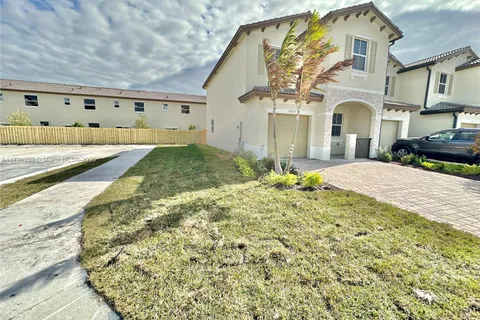 2867 SE 25th TER, Homestead FL 33035