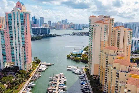 3340 NE 190th ST # 1101, Aventura FL 33180