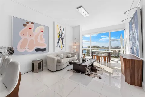 6801 Collins Ave, Miami Beach FL 33141